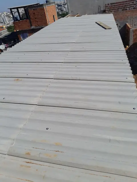 Cobertura em fibrocimento residencial